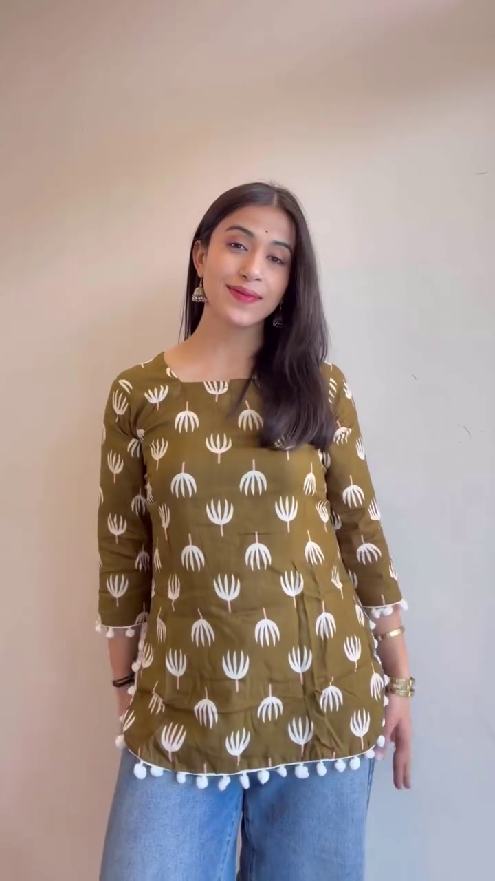 Chic Printed Casual Top Collection